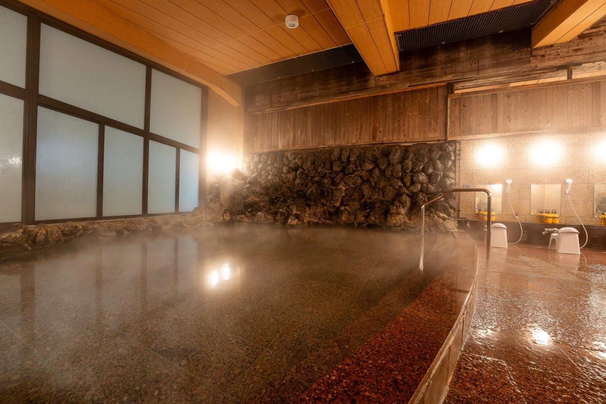 Kamenoi Kusatsu Yubatake Ryokan 3*