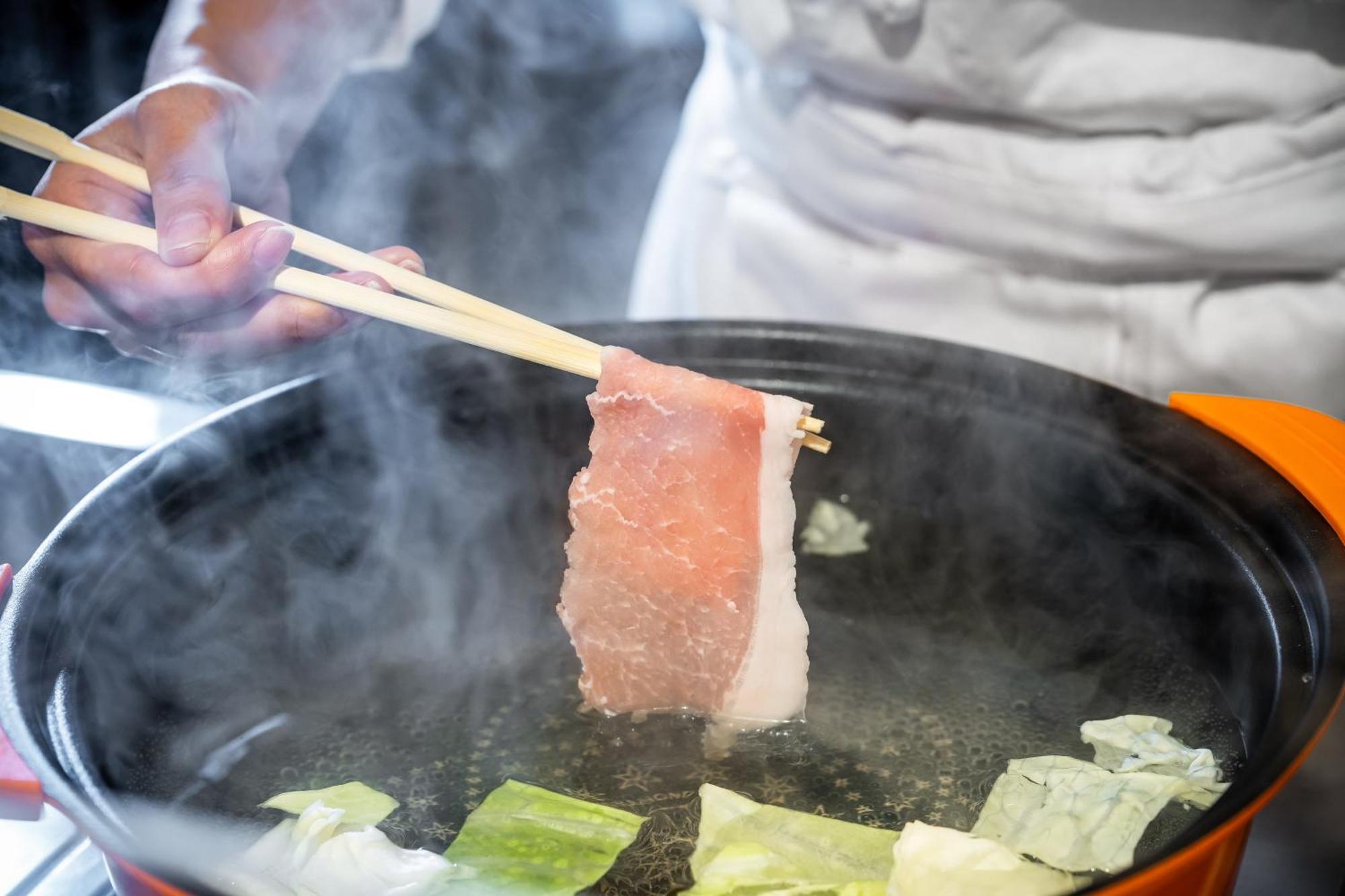 Kamenoi Kusatsu Yubatake Ryokan 3*